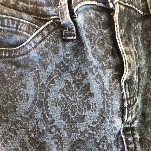 Current/Elliott Jeans - Picture 3 of 7